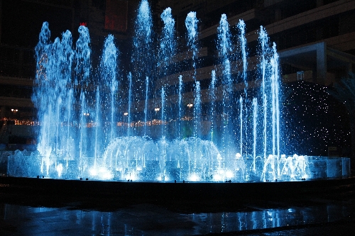 作为福州最大规模的水秀表演广场,是东二环泰禾广场六大顶尖板块里的